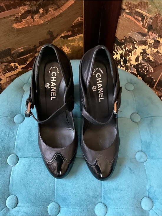 CHANEL Shoes - CHANEL Black Patent & Leather Mary Jane Pumps